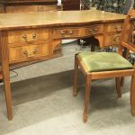 820 3221 WRITING DESK